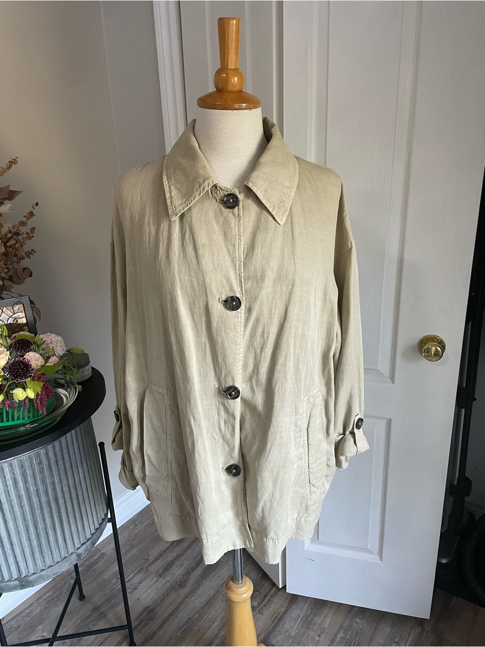 Large Zara linen & Lyocell blend jacket. Worn once. Sandy-Beige.